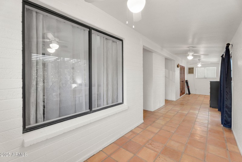 15-web-or-mls-8944 E Friess Dr -15