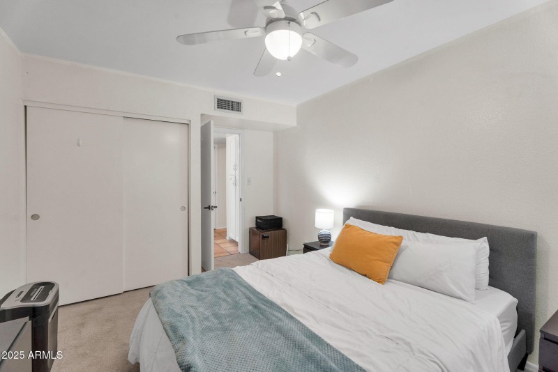 29-web-or-mls-8944 E Friess Dr -29