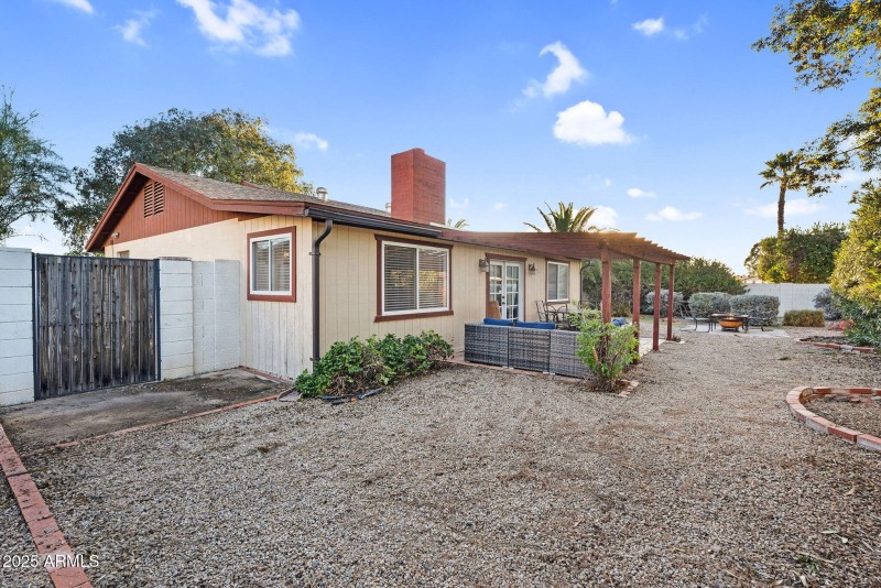 32-web-or-mls-8944 E Friess Dr -38