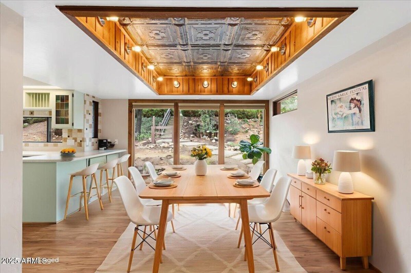 16-Dining Area Virtually Staged