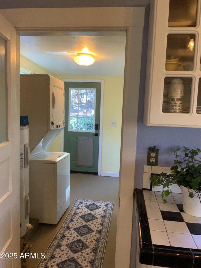 CB20B242-4CB4-43DB-8AE1-33D4F5152D1D