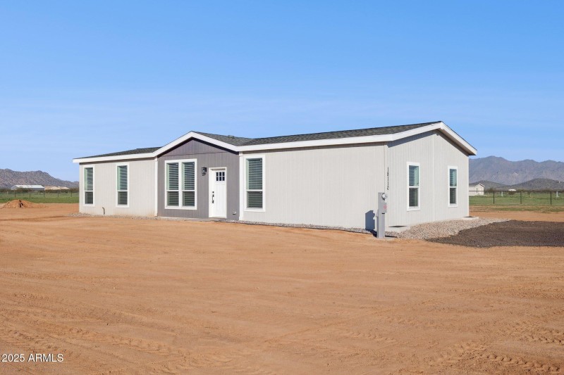 2-web-or-mls-18110-n-amelia-dr