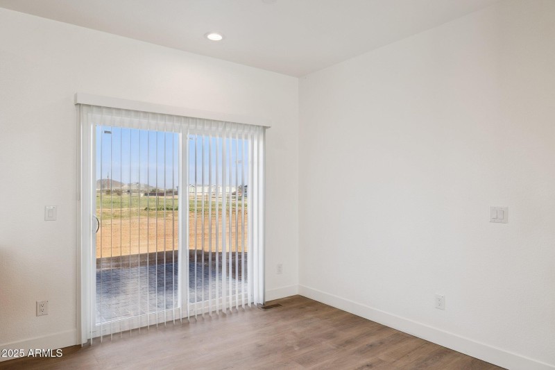 11-web-or-mls-18110-n-amelia-dr