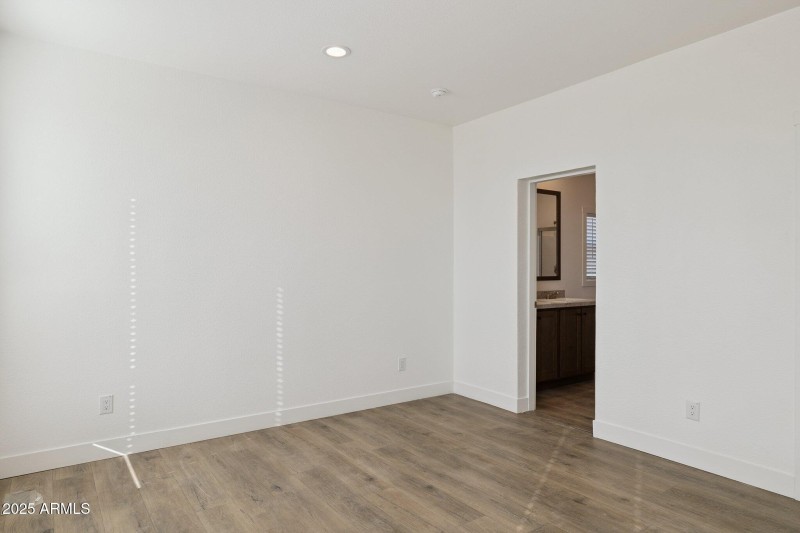 12-web-or-mls-18110-n-amelia-dr