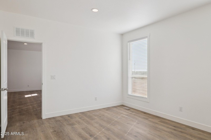 14-web-or-mls-18110-n-amelia-dr