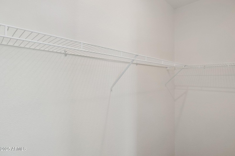 19-web-or-mls-18110-n-amelia-dr