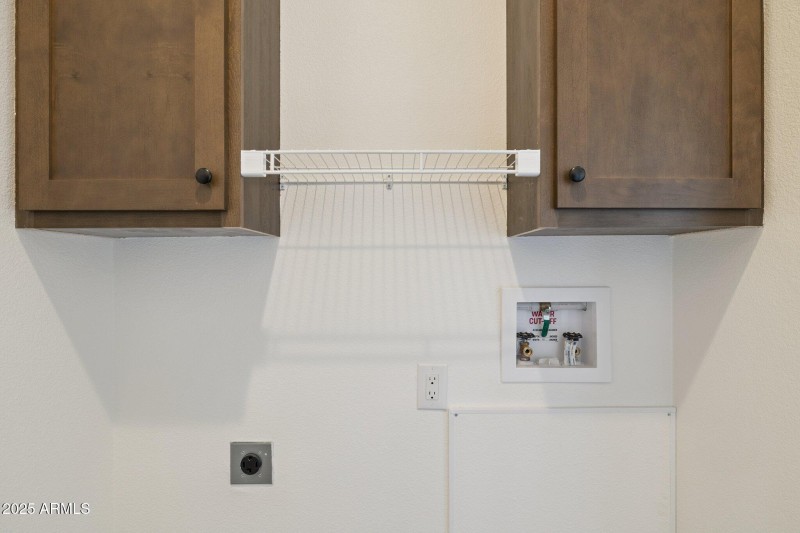 30-web-or-mls-18110-n-amelia-dr