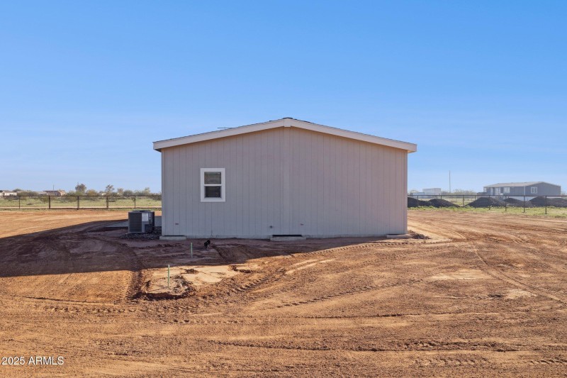 33-web-or-mls-18110-n-amelia-dr