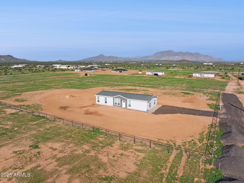 49-web-or-mls-18110-n-amelia-dr