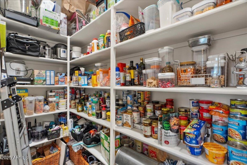 16-Pantry