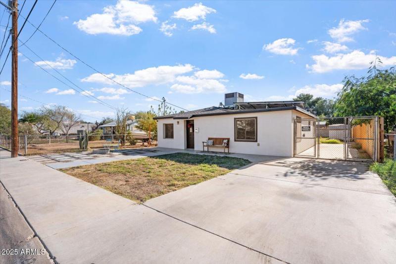 Front of house + gate