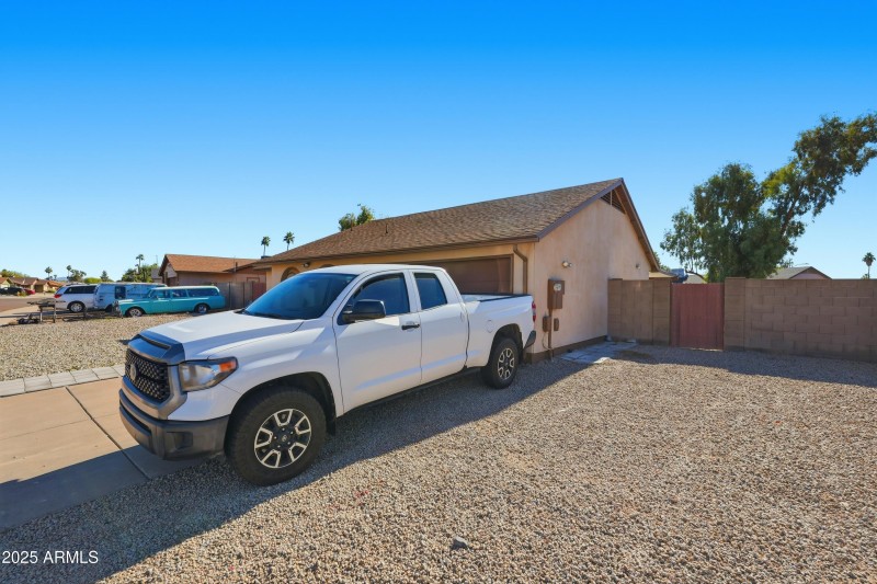 Room to add a 2nd RV gate on this side!