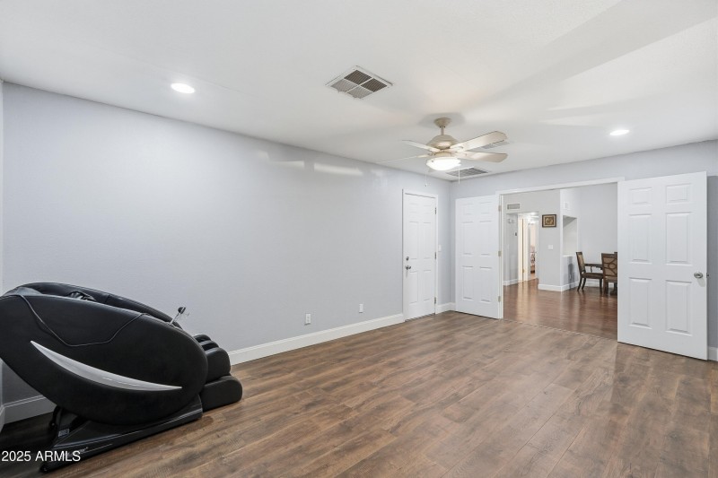 Flex/Office/Bonus Room