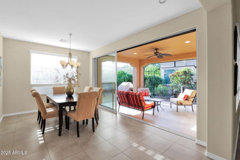 Indoor/Outdoor Dining