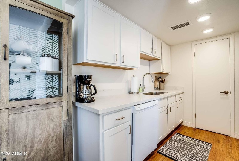 20250411030500979122000000-o