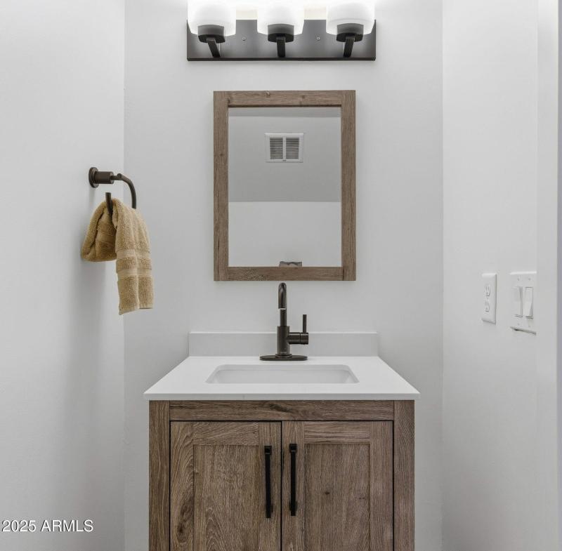 32-web-or-mls-6249 N 78th St Unit 20-32