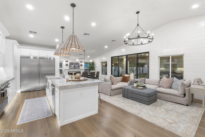 Lifestyle Centerpiece