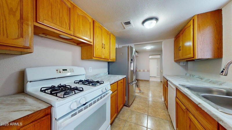 2224-N-24th-Pl-12032025_221527