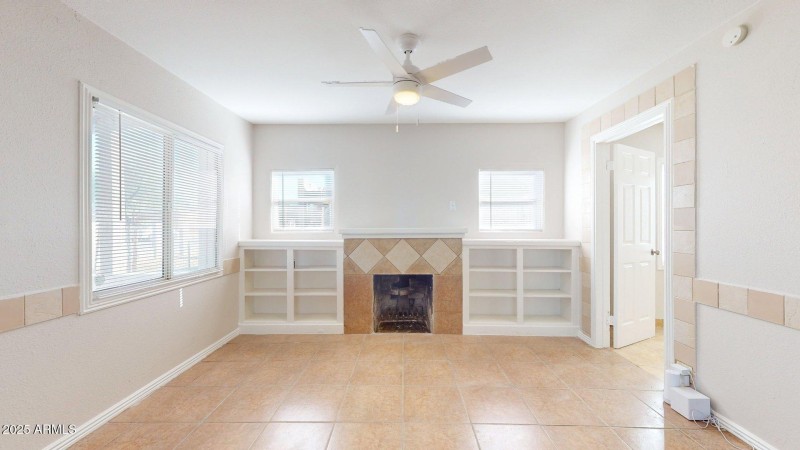 2224-N-24th-Pl-12032025_221728