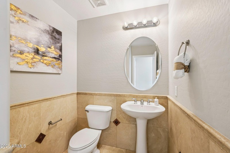 23-web-or-mls-N 63rd Dr-S0412-023