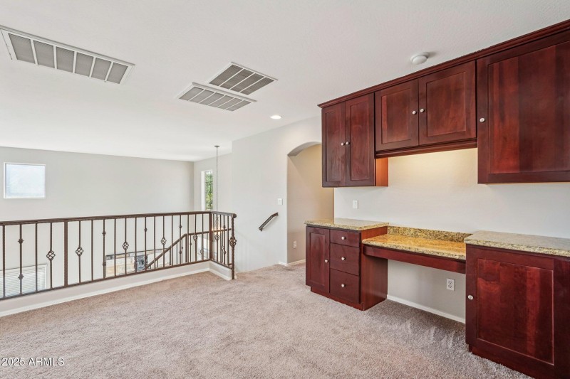 30-web-or-mls-N 63rd Dr-S0412-030