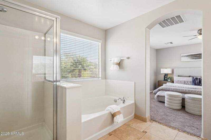 39-web-or-mls-N 63rd Dr-S0412-039