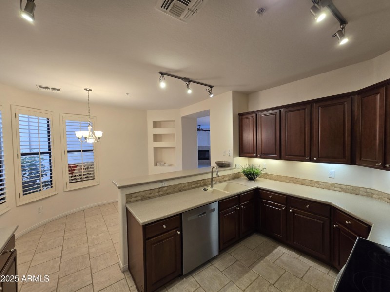 7445 E Eagle Crest 1143 kitchen photo 22