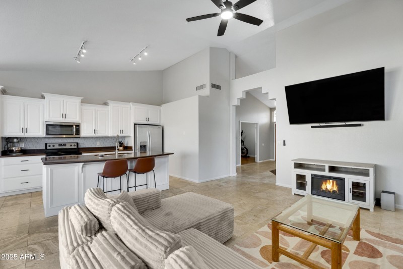 3834 E Windsong Dr-13