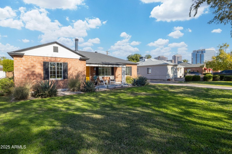 Beautiful Front Yard