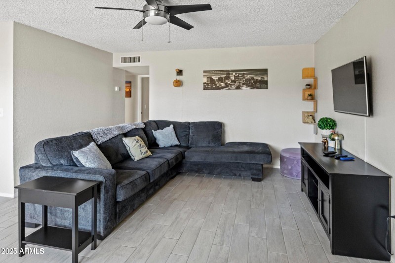 20250819004730404357000000-o