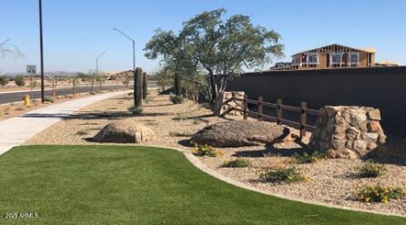 Los Cielos at Rancho Mercado - Community