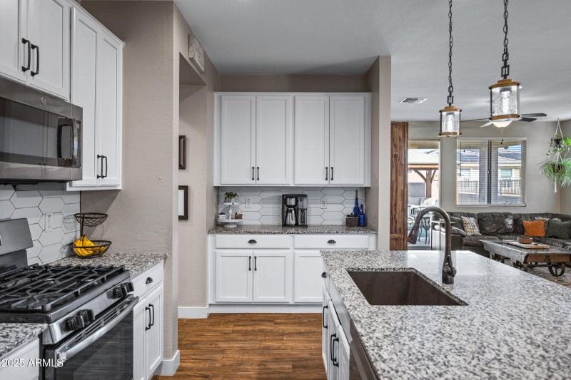 18244 W Vista Norte St-23