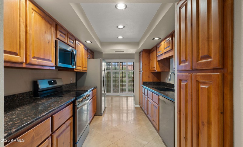 Kitchen, Breakfast Room, N Patio