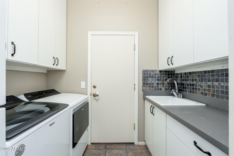 5744 E Hedgehog Pl - 37