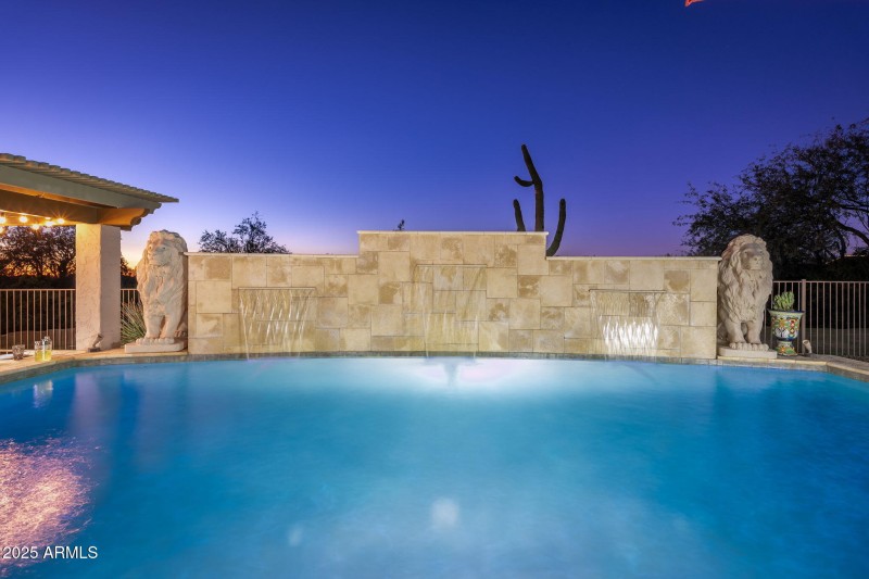 5744 E Hedgehog Pl - 77