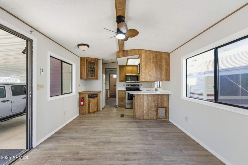 6-web-or-mls-3710 S Goldfield Rd-6