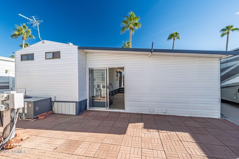 15-web-or-mls-3710 S Goldfield Rd-15