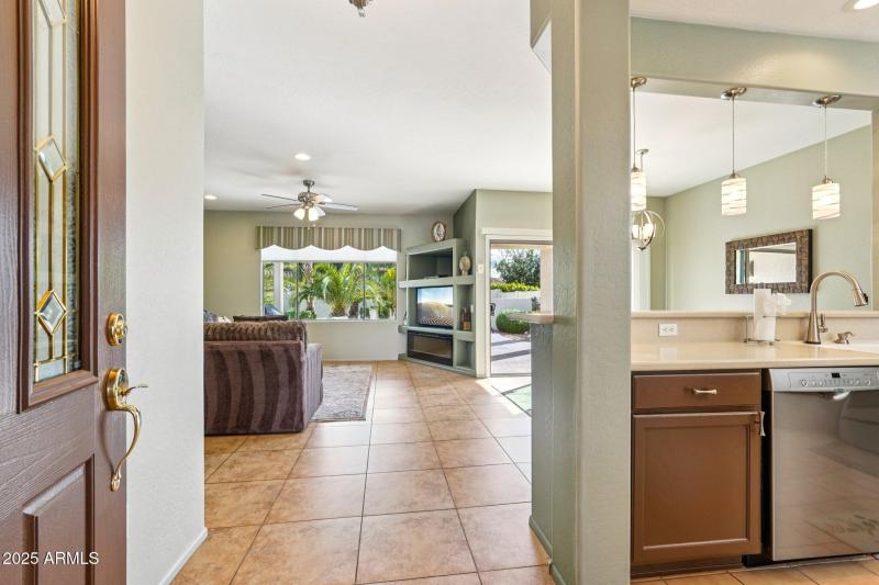 12-web-or-mls-N Wasson Peak Dr-S2411-010