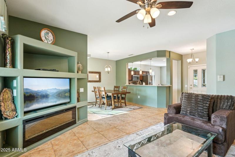 15-web-or-mls-N Wasson Peak Dr-S2411-013