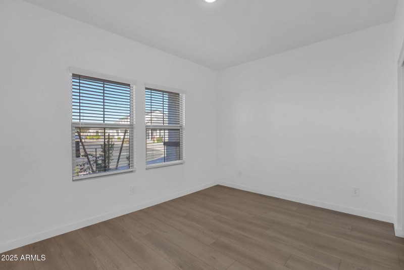 12-web-or-mls-P1393800