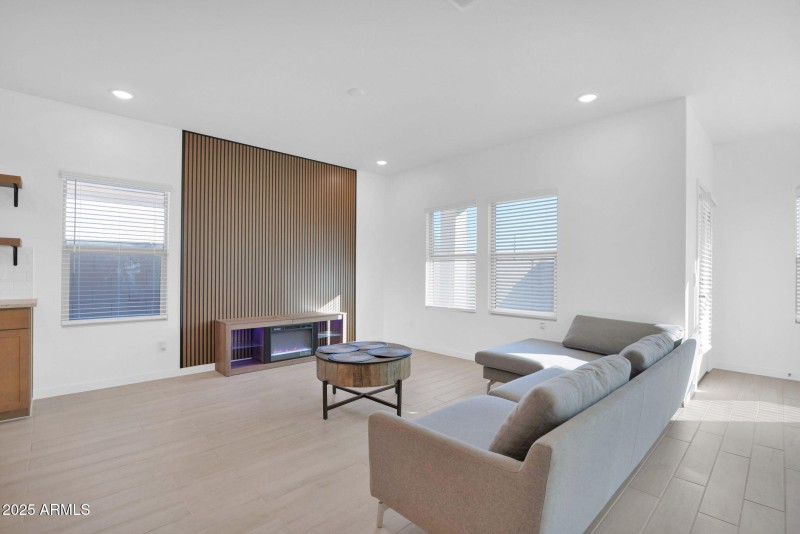 23-web-or-mls-P1393818