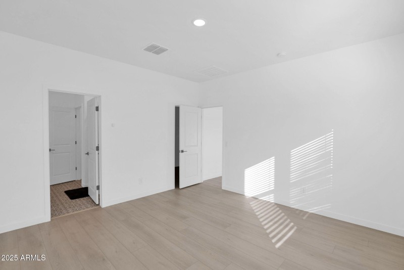 29-web-or-mls-P1393828