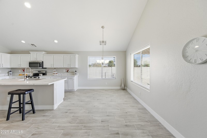 18575 N Miller Way-14