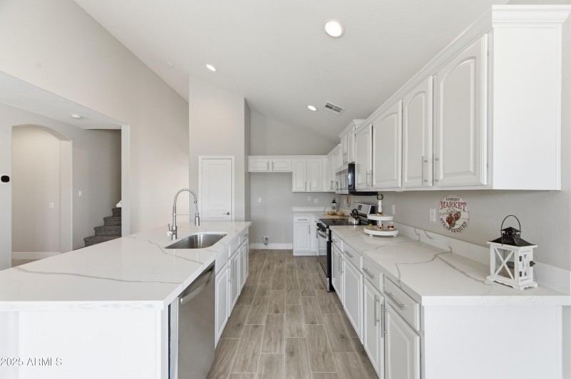 18575 N Miller Way-16