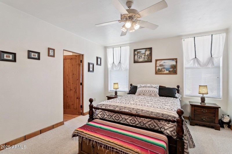 19-web-or-mls-2401-s-coyote-trail