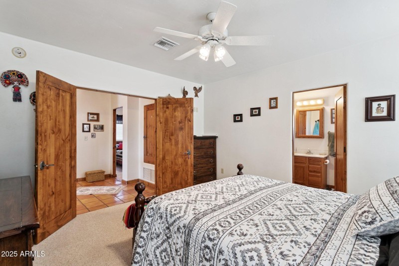 20-web-or-mls-2401-s-coyote-trail