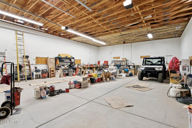 30-web-or-mls-2401-s-coyote-trail