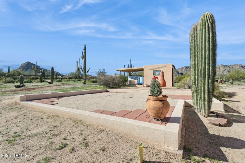 44-web-or-mls-2401-s-coyote-trail