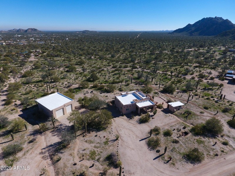 49-web-or-mls-2401-s-coyote-trail