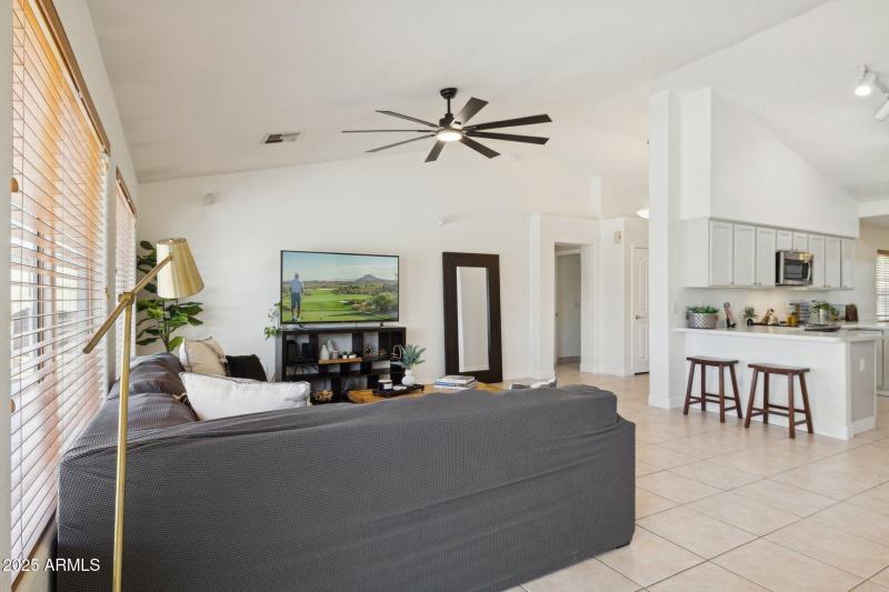 7-web-or-mls-28826-n-45th-st